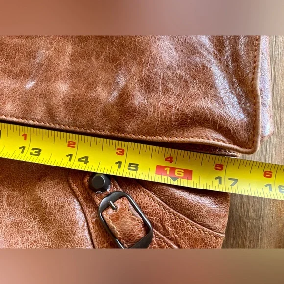 Balenciaga Classic Arena Y2K Leather Tote - Picture 12 of 15